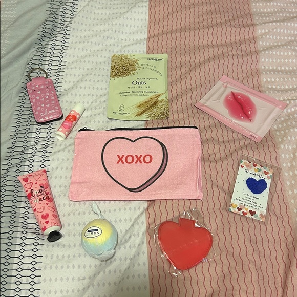 Valentine’s Beauty Bundles (Choose 1) 9 pieces - Picture 4 of 17